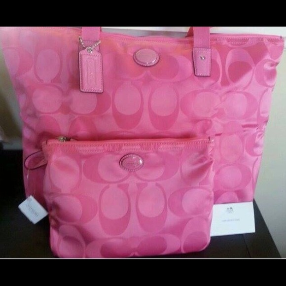 Coach Handbags - New Coach with wristlet