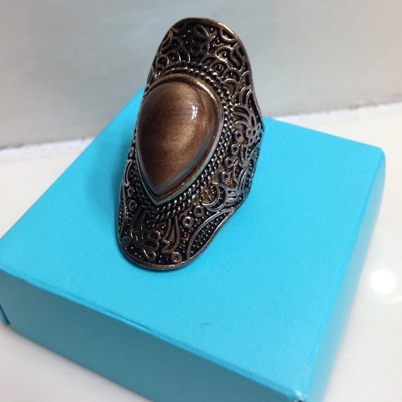 🚫SOLD IN BUNDLE🚫Statement ring