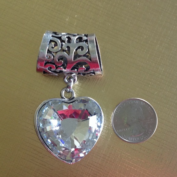 NEW Large Glass Heart Scarf Pendant - Picture 2 of 3