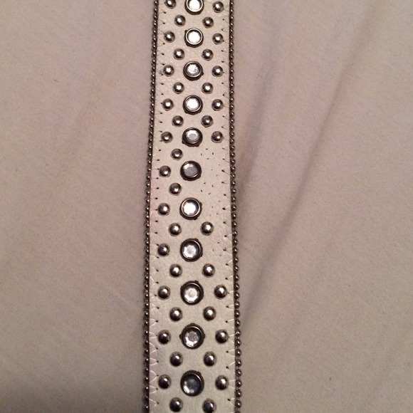 📦Sold!!!!!📦 White Rhinestone Studded Belt - Picture 4 of 4