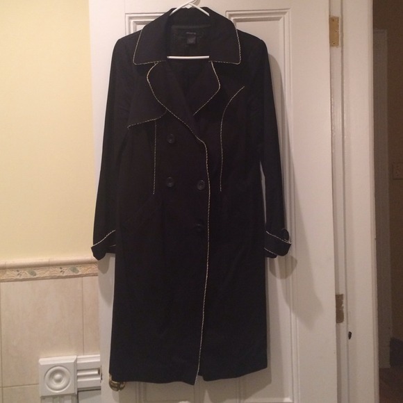 REDUCED Arden B black coat with white trim
