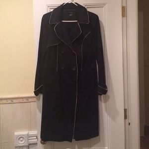 REDUCED Arden B black coat with white trim