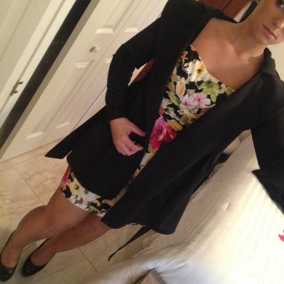 Very cute black long jacket