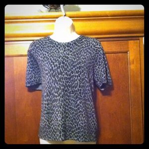 Cute Leopard Print sweater- Adorable on 👍