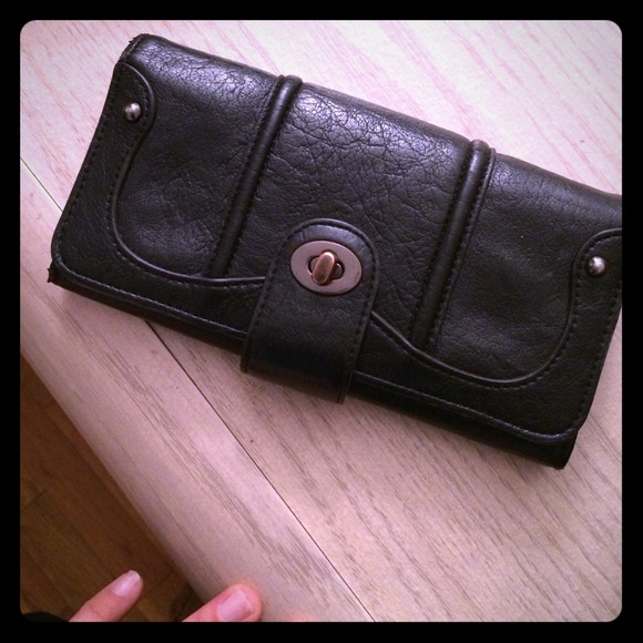 Black Aldo wallet - Picture 1 of 4