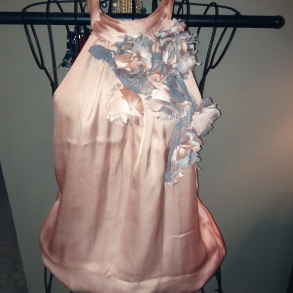HOST PICK 03/21/14!! Gorgeous feminine  top