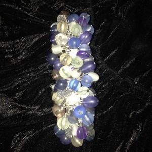 #158. Stretch bracelet with beautiful blue hues