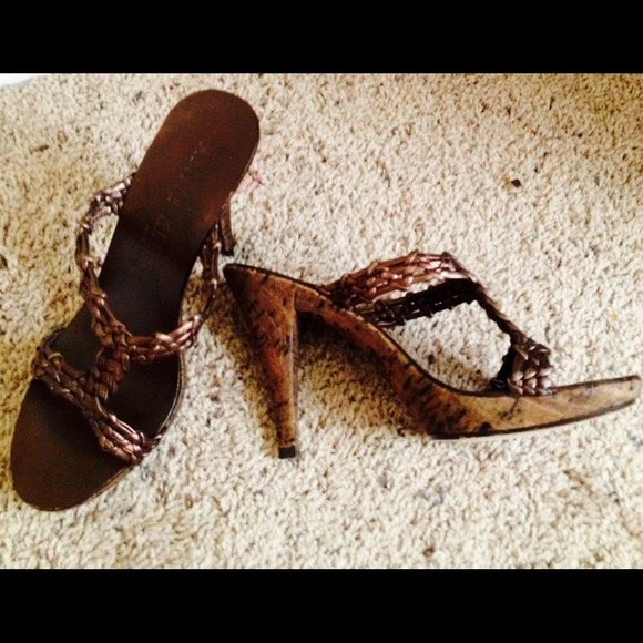 Heals - Picture 2 of 2