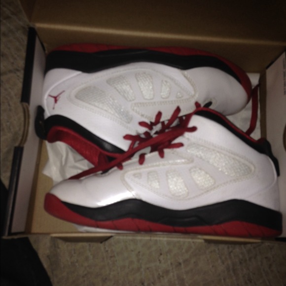 Jordan 8.0 size 2y