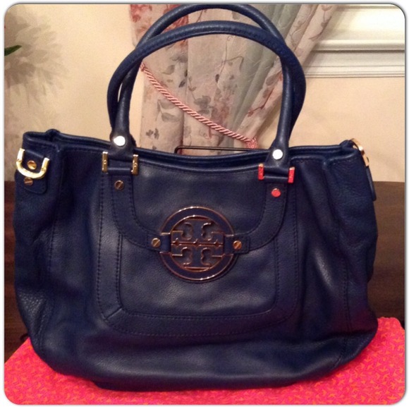 Tory Burch Hobo Bag-Amanda - Picture 4 of 4