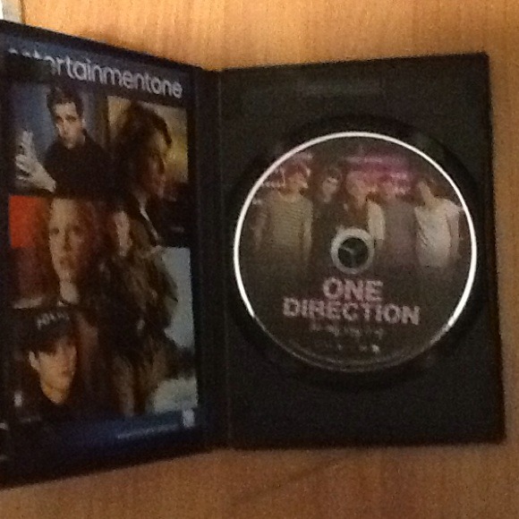 2 1D dvds! - Picture 2 of 3