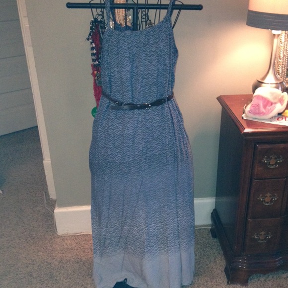 Beautiful, lined chevron print Maxi Dress - Picture 1 of 3