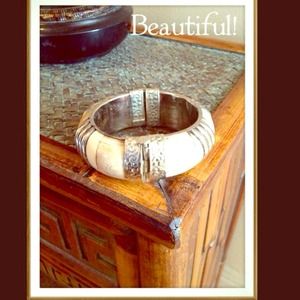 ✨Vintage Statement Bracelet-Faux Ivory✨