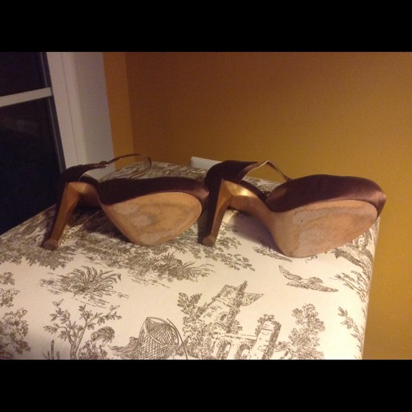 Copper satin shoe - Picture 2 of 2