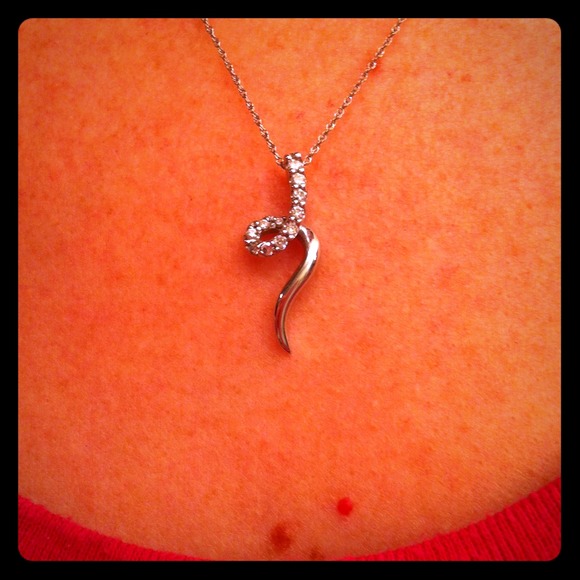 14 k gold diamond necklace. Great Christmas gift!