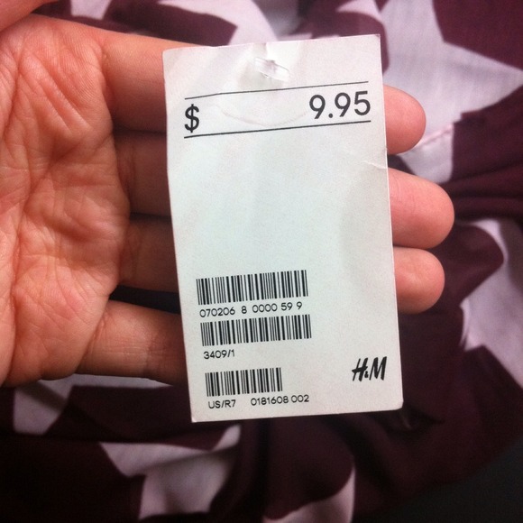 Patterned maroon scarf - Picture 3 of 3