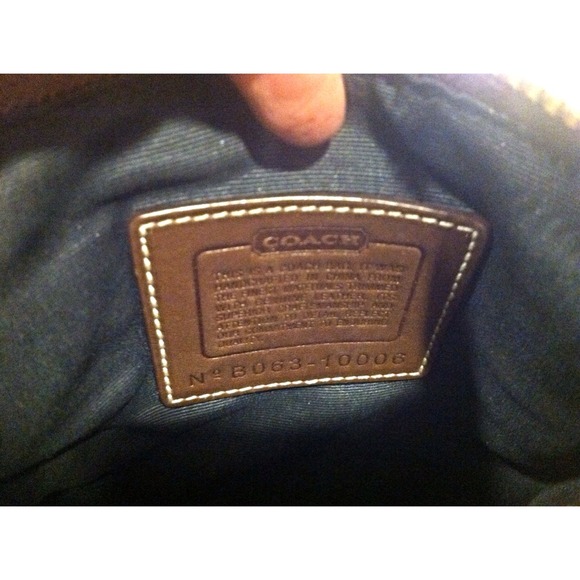 ❗️SOLD❗️Coach Cross Body - Picture 2 of 3