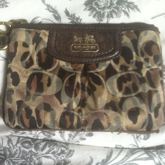 🚫HOLD🚫Leopard print wristlet from coach.