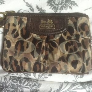 🚫HOLD🚫Leopard print wristlet from coach.