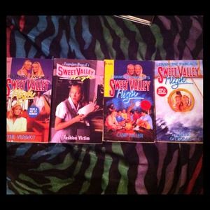 Sweet Valley High book bundle