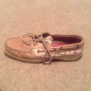 ♥️RESERVED♥️ Sperry top sider shoes