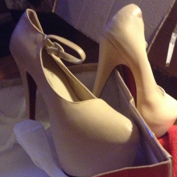 Red bottom platform maryjane