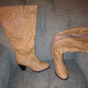 Torrid size 8 wide calf boots!