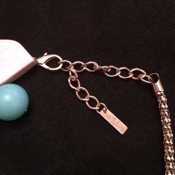 ❌SOLD❌NEW Turquoise Mint Green Necklace + Earrings - Picture 4 of 4