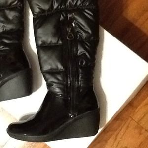 Anne Klein Sport Shoes - Warm, cozy Anne Klein Snow Boots Anne Klein Sport Shoes - Warm, cozy Anne Klein Snow Boots