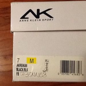 Anne Klein Sport Shoes - Warm, cozy Anne Klein Snow Boots Anne Klein Sport Shoes - Warm, cozy Anne Klein Snow Boots