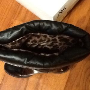 Anne Klein Sport Shoes - Warm, cozy Anne Klein Snow Boots Anne Klein Sport Shoes - Warm, cozy Anne Klein Snow Boots