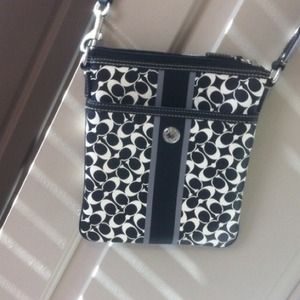 Coach shoulder bag in black