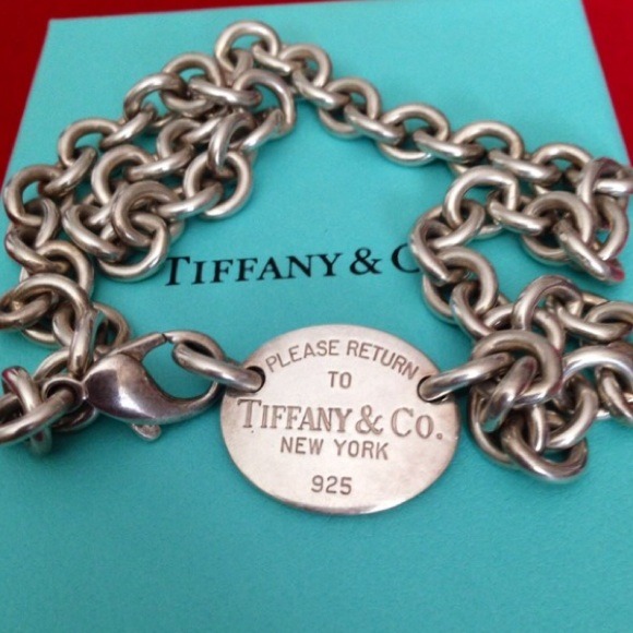 💯Authentic Oval Tiffany&Co Necklace 💕