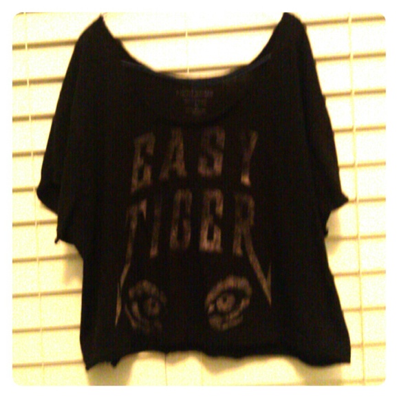 Edgy Pacsun Crop Shirt