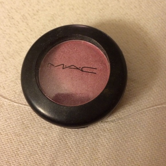 ❌SOLD❌ MAC Swish Frost eyeshadow