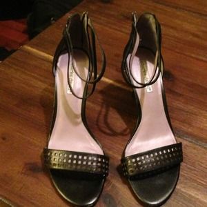 Charles David 🐯 kitten heel