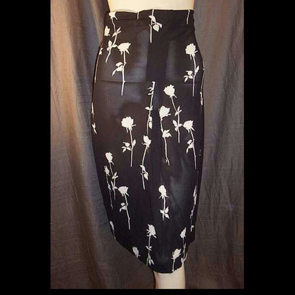 Dolce & Gabbana Floral Strtch Silk Skirt 38IT NWOT - Picture 2 of 4