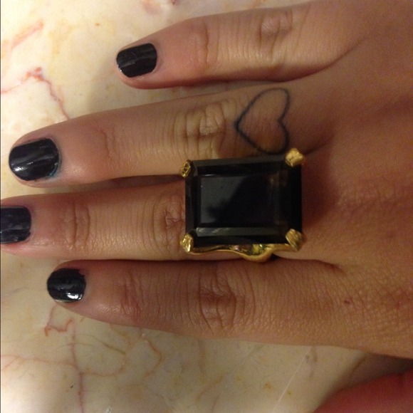 💎💍SOLD💍💎Black & Gold Costume Ring