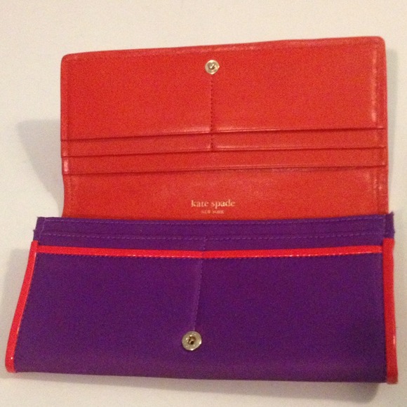 💢SOLD💢 Kate Spade Wallet - Picture 2 of 4
