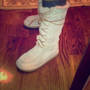 Authentic pair of Uptown II Uggs