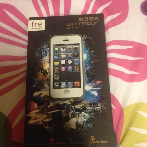 Authentic White iPhone 5 Lifeproof