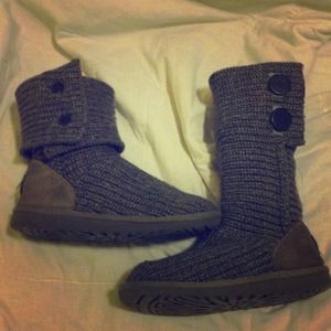 Grey sweater uggs