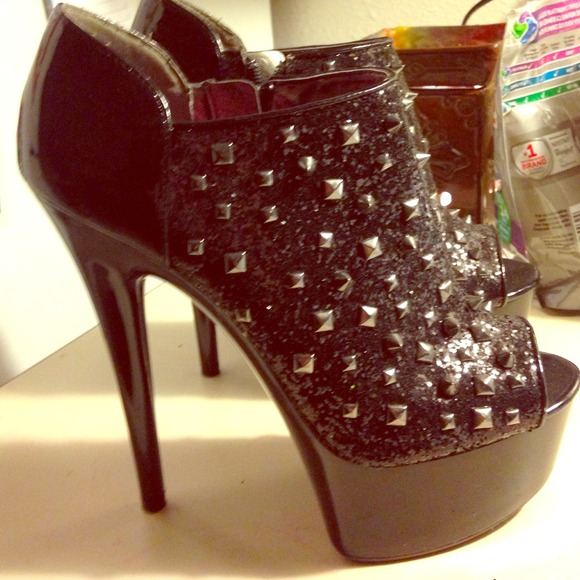 Betsy Johnson spiked heels