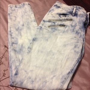 Acid wash skinny jeans
