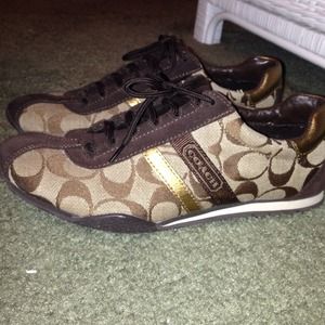 Coach shoes saleeeeeeee on 30 dollars!