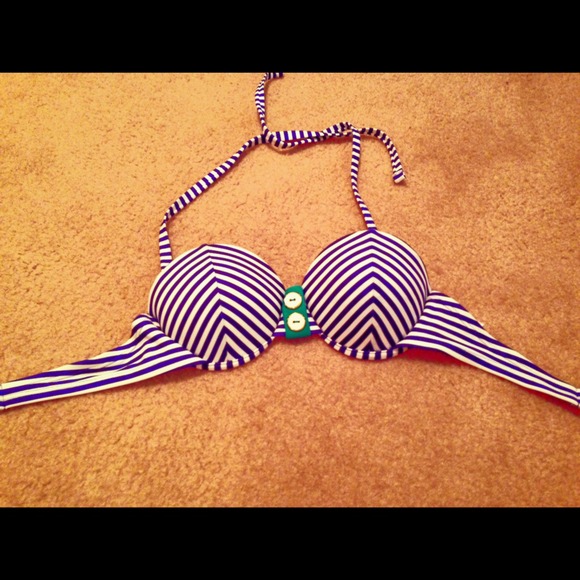 ❌ SOLD IN BUNDLE ❌ Push Up Swimsuit Top