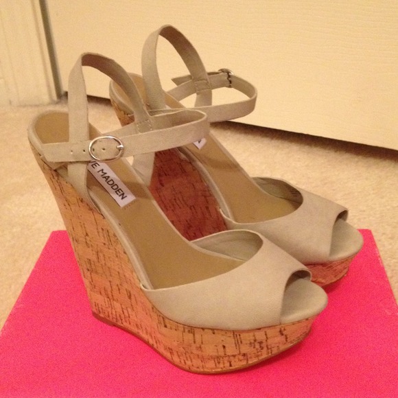 Steve Madden Shoes - Steve Madden TIDY-C wedges size 6.5