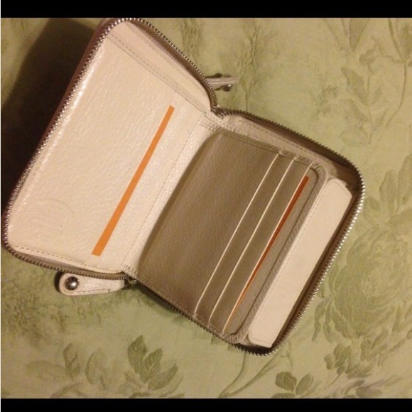 🚫SOLD🚫Tods All Leather Wallet - Picture 3 of 4