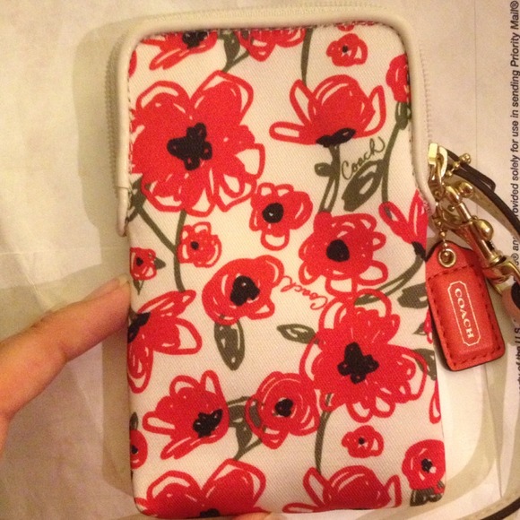 SOLD Coach Poppy Floral Universal Case NWT - Picture 2 of 4