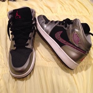 Nike air jordans size 7y